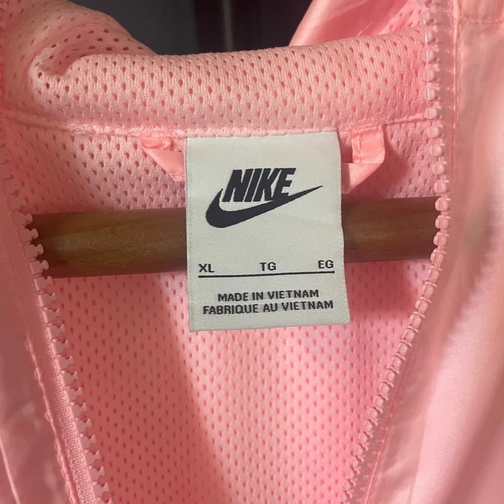 Nike Girl’s Hooded Zip Jacket, Size Girls XL- New Condition